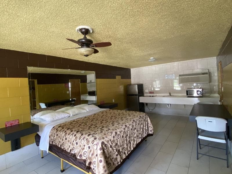 Savannah Inn And Suites 5
