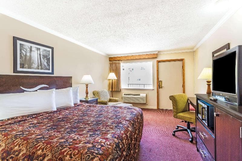 Days Inn By Wyndham San Antonio Southeast By At&T Center 5