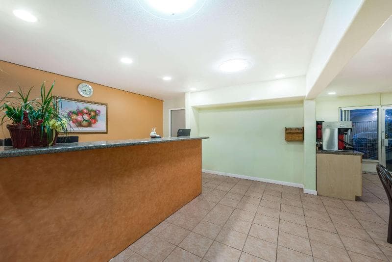 Days Inn By Wyndham Socorro 4