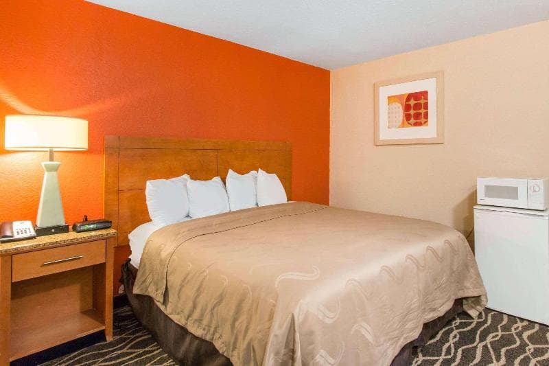 Quality Inn & Suites I-35 Near At&T Center 5