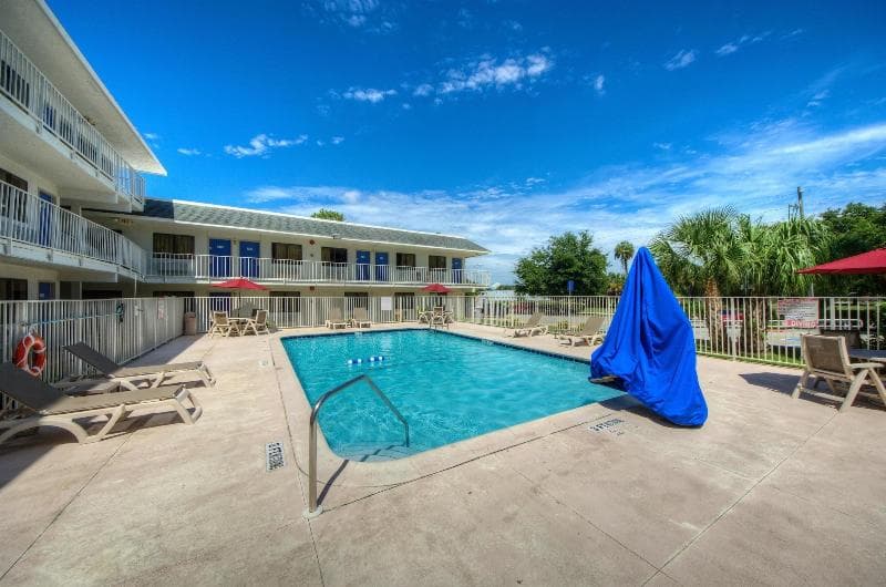 Motel 6 Bradenton 5