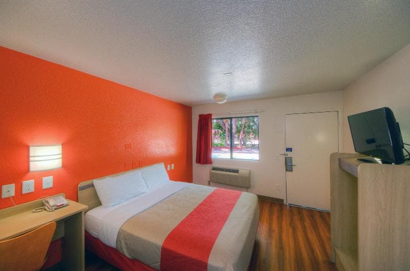 Motel 6 Bradenton photo 1