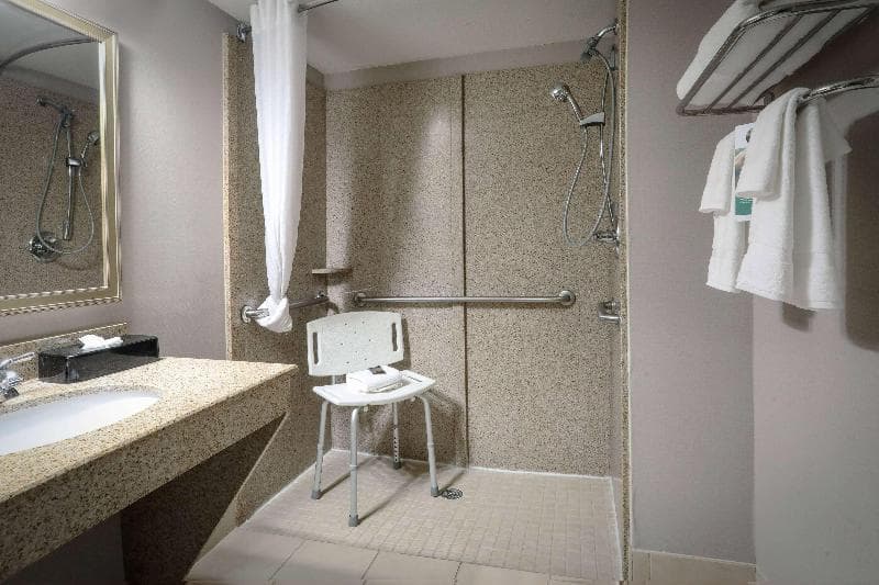 Wingate by Wyndham Savannah Airport 5