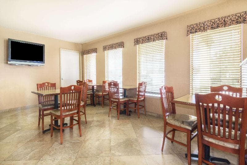 Days Inn By Wyndham Morgan's Wonderland / Ih-35 North 2