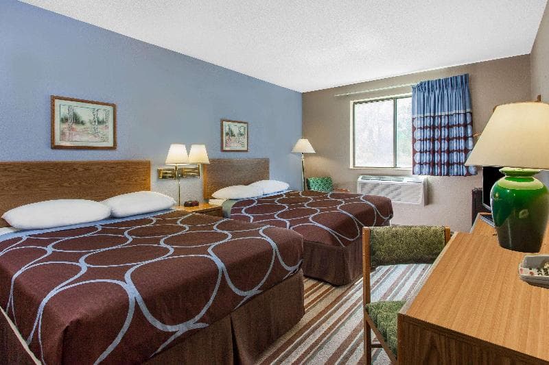 Super 8 by Wyndham Kamloops On The Hill 5