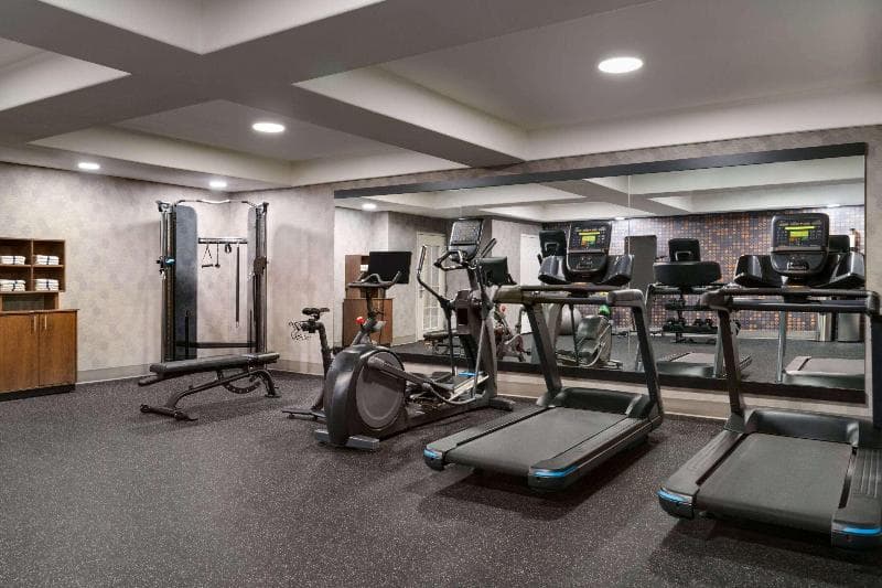 La Quinta Inn & Suites by Wyndham Stephenville 2