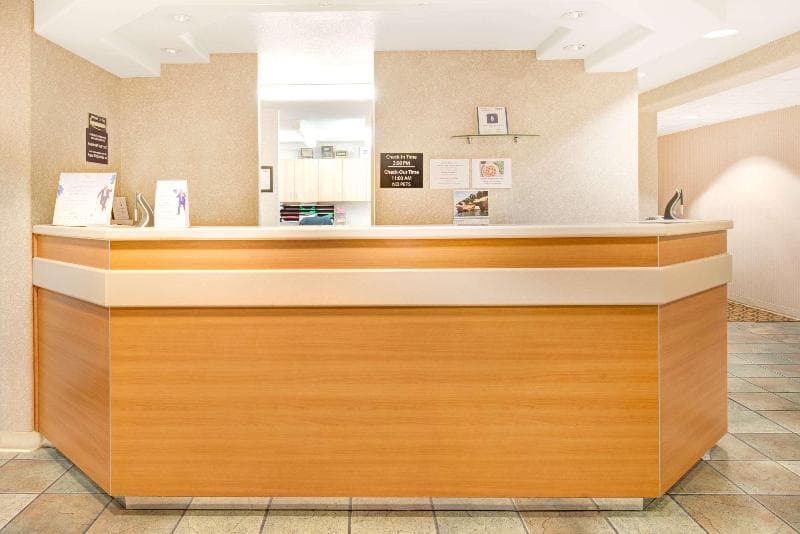 SureStay by Best Western Sacramento South Natomas 3