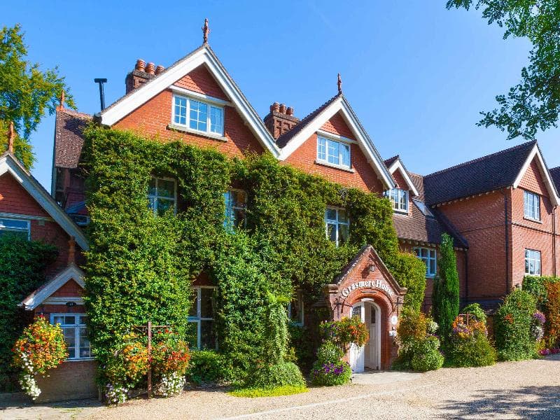 Riverside Contemporary Manor House Hotel 2