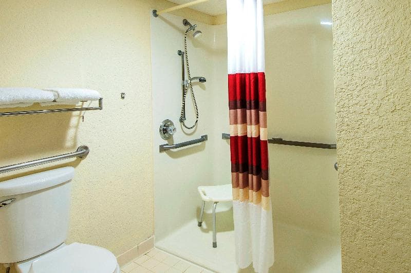 Red Roof Inn Syracuse photo 1
