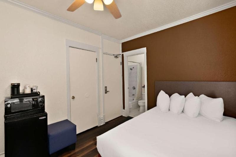 Mithila San Francisco, SureStay Collection by Best Western 3