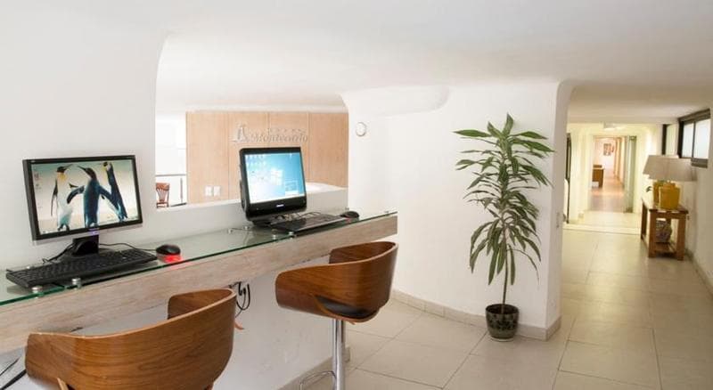 Hotel Montecarlo Santiago 4