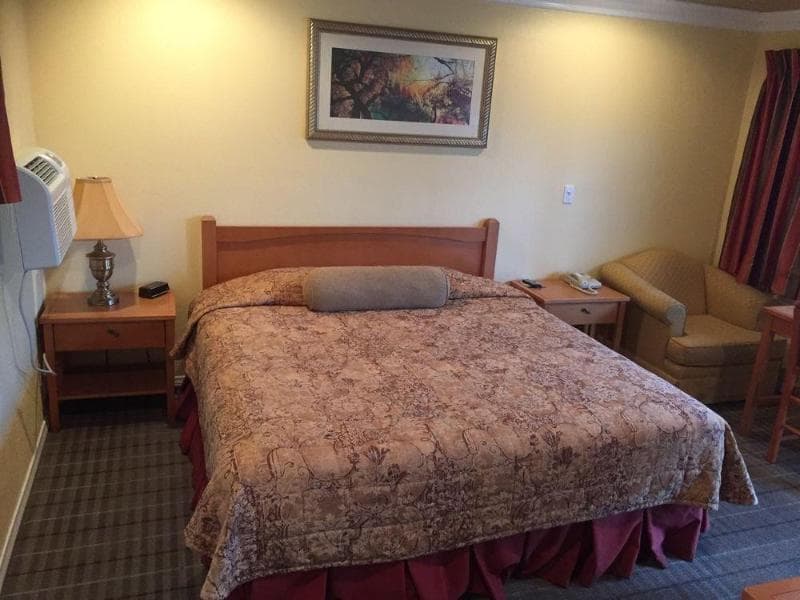 Bayshore Inn 4