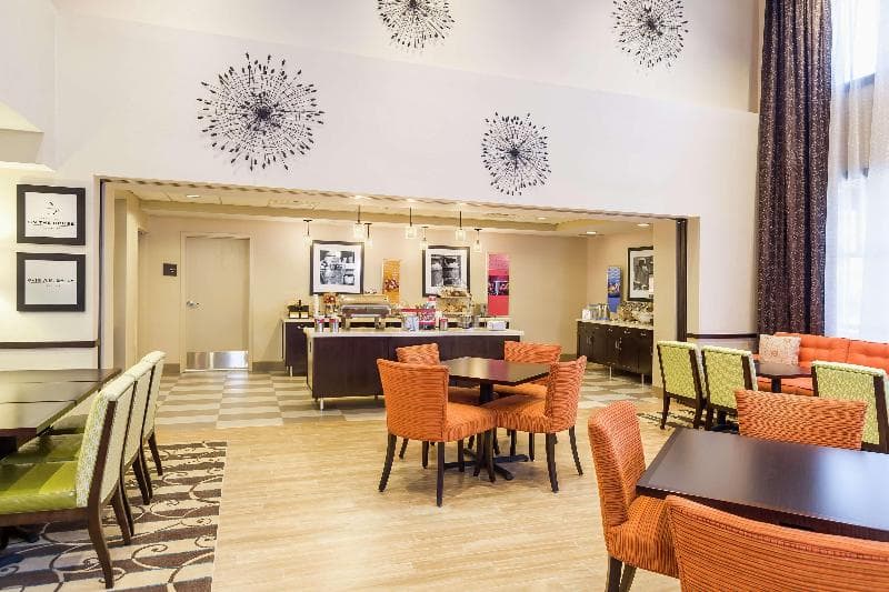 Hampton Inn & Suites San Bernardino 2