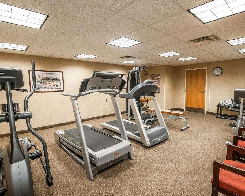 Baymont By Wyndham South Bend photo 1