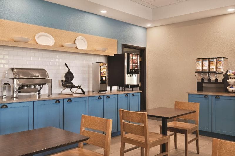 Country Inn & Suites by Radisson, Bradenton-Lakewood Ranch, FL 3