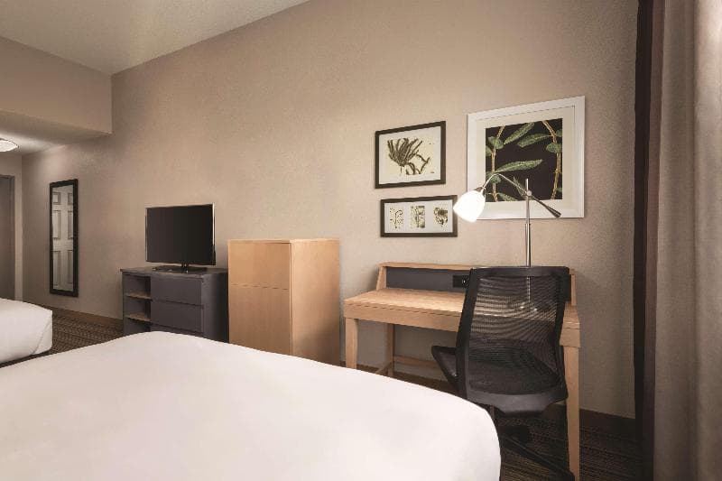 Country Inn & Suites by Radisson, Bradenton-Lakewood Ranch, FL 4