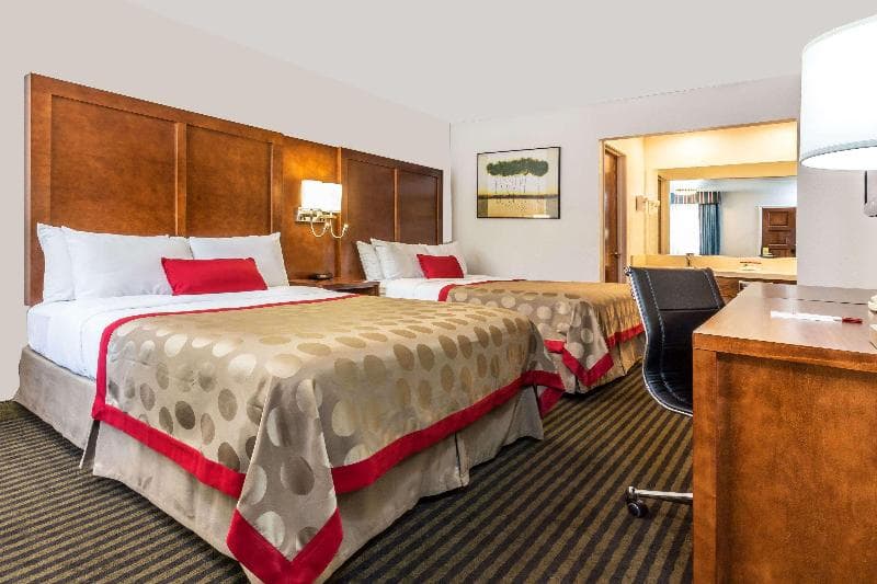 Ramada By Wyndham Mountain View 2