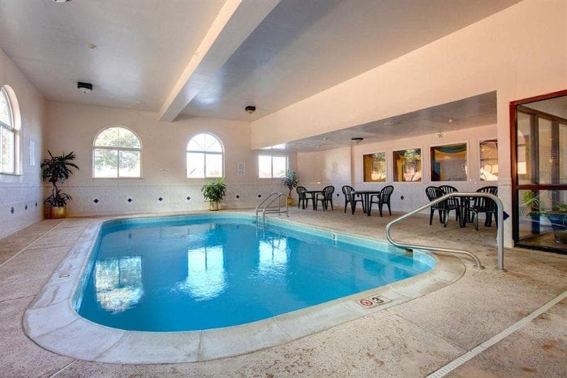 Americas Best Value Inn & Suites-St. Charles Inn/St. Louis 5