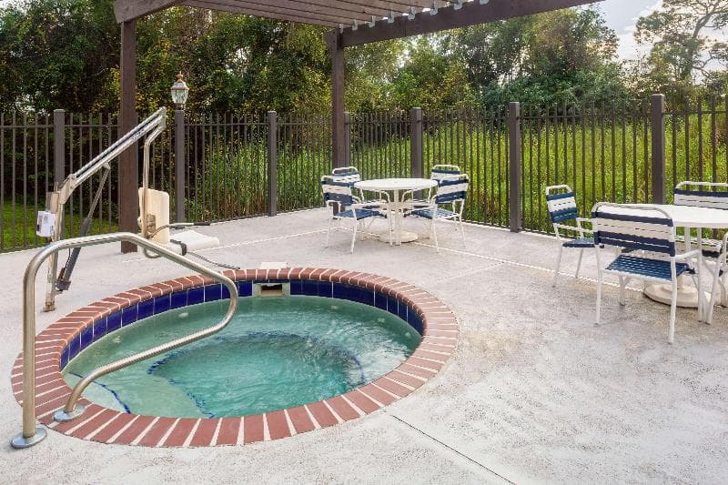 La Quinta Inn & Suites by Wyndham Sebring 4