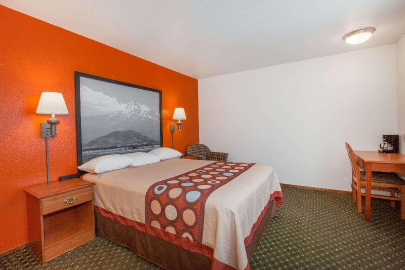Super 8 By Wyndham Cloverdale 4