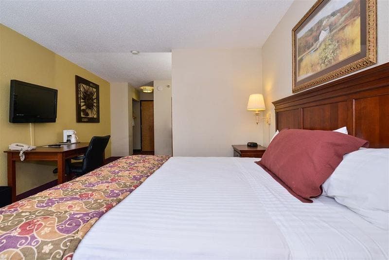 Lamplighter Inn & Suites South photo 1