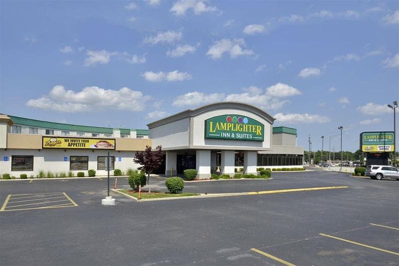 Lamplighter Inn & Suites South 2