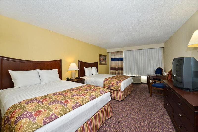 Lamplighter Inn & Suites South 5