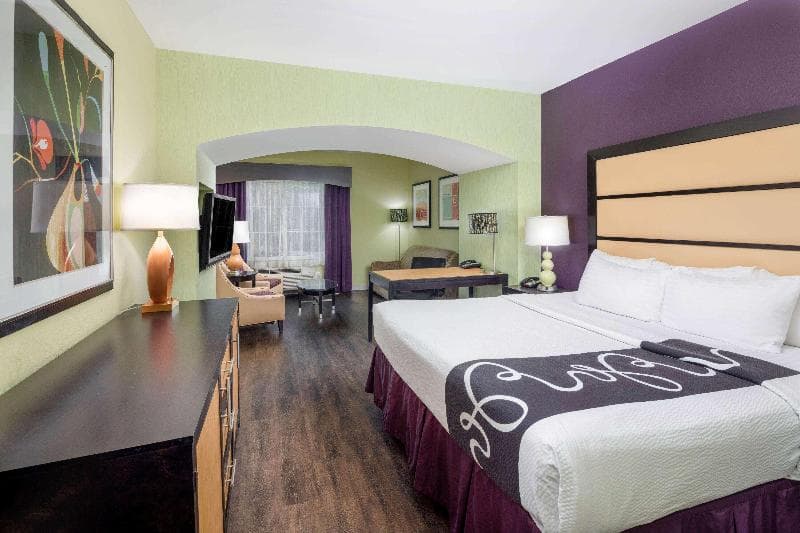 La Quinta Inn & Suites Hinesville-Fort Stewart 5