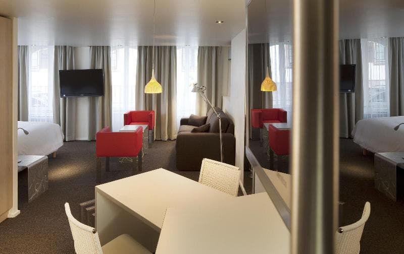 Hôtel Le Pavillon 7 4