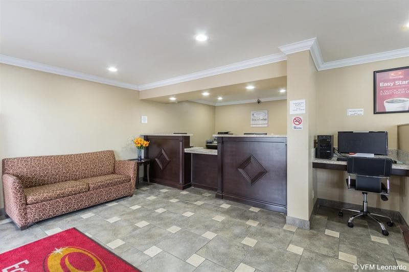 Econo Lodge Inn & Suites Escondido Downtown photo 1