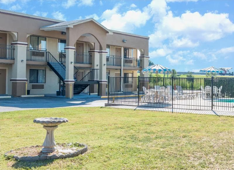 Days Inn By Wyndham San Marcos photo 1