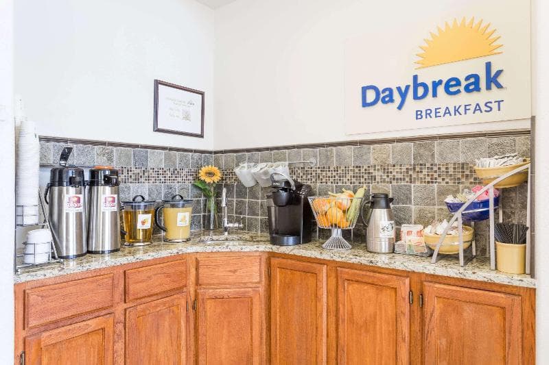 Days Inn By Wyndham Kimball 3