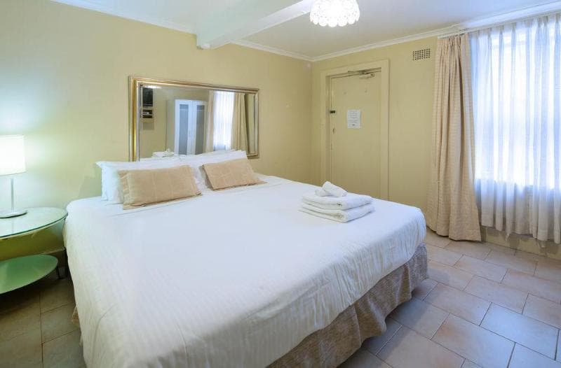 Neutral Bay Lodge 3