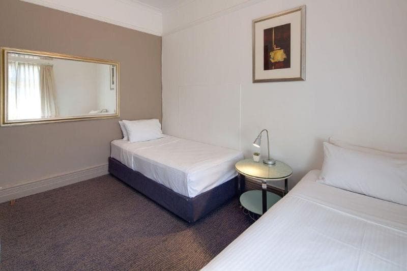 Neutral Bay Lodge 4