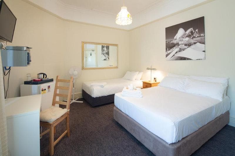 Neutral Bay Lodge 5