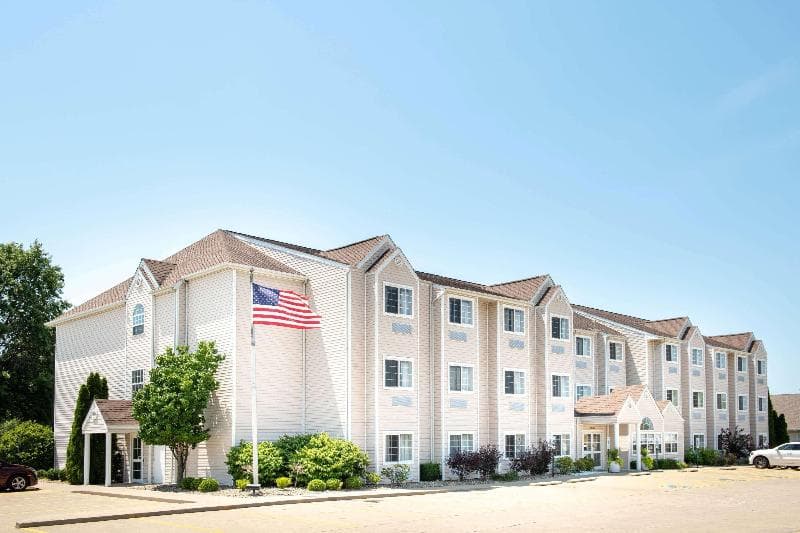 Microtel Inn & Suites by Wyndham Springfield 5