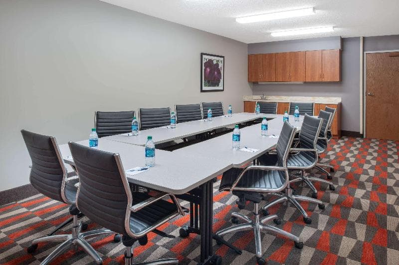 Microtel Inn & Suites by Wyndham Springfield 2