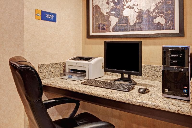 Days Inn By Wyndham Woodland 2