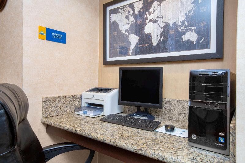 Days Inn By Wyndham Woodland 4