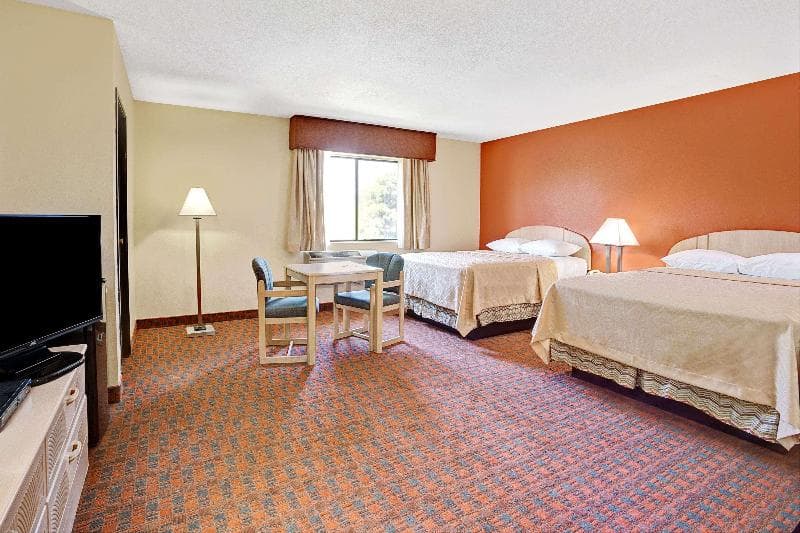 Days Inn By Wyndham Woodland 3