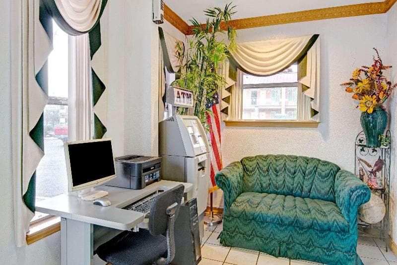 Travelodge by Wyndham San Antonio Lackland A F B photo 1