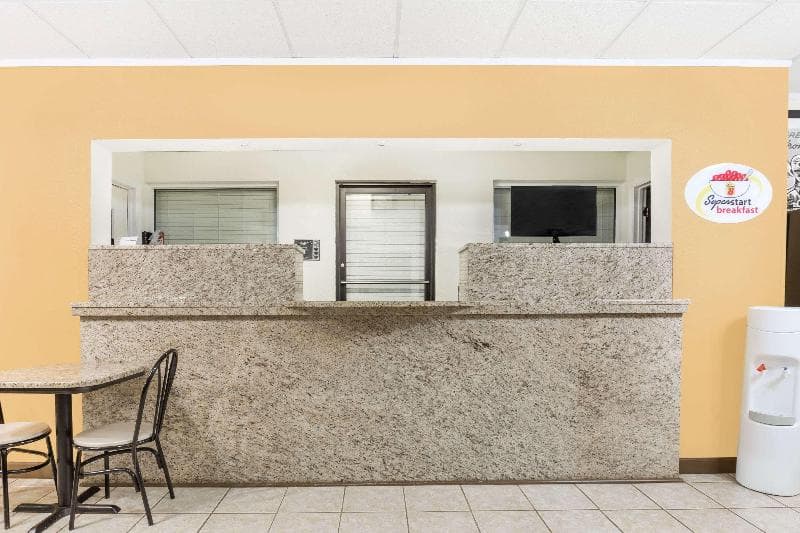 Super 8 by Wyndham Santee 5