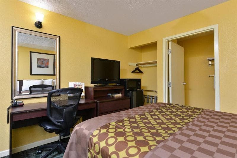 Americas Best Value Inn photo 1