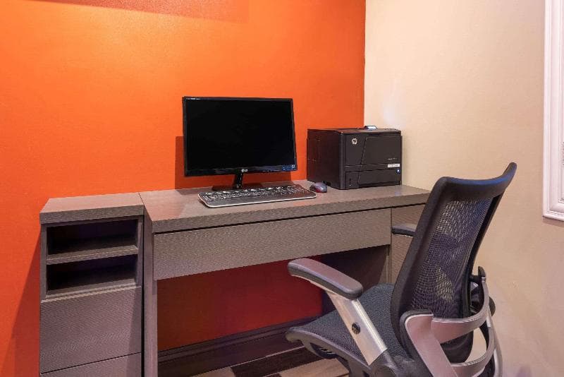 Super 8 By Wyndham San Bruno/ San Francisco (Sfo) Airport 2