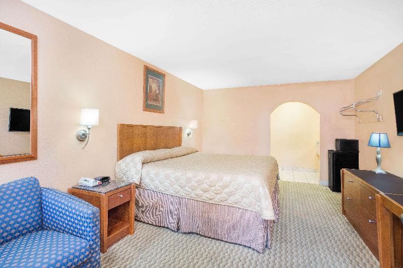Super 8 by Wyndham San Angelo photo 1