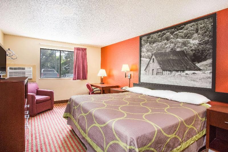 Super 8 by Wyndham Harrisonburg 2