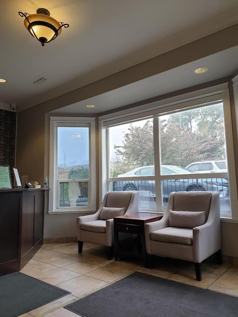 Riverland Inn & Suites 4