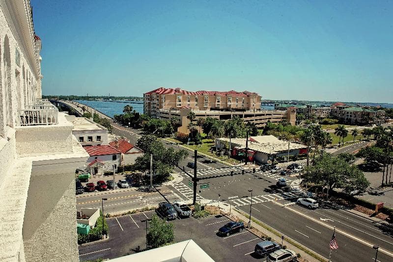 Hampton Inn & Suites Bradenton Downtown Historic District 3