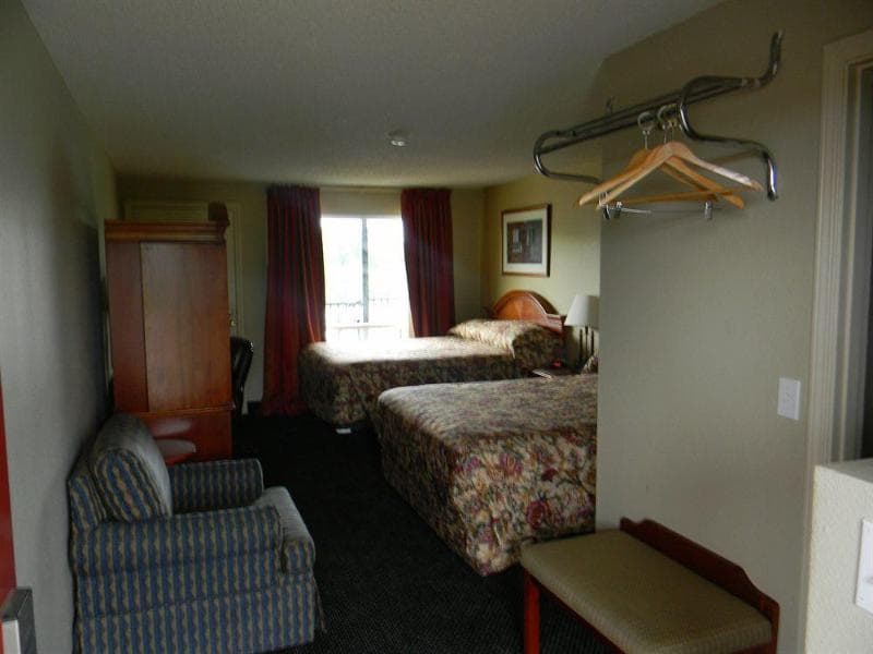 Lakeview Inn Centralia photo 1