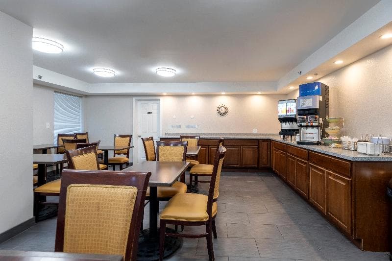 Hometown Inn By Red Roof East Syracuse 4